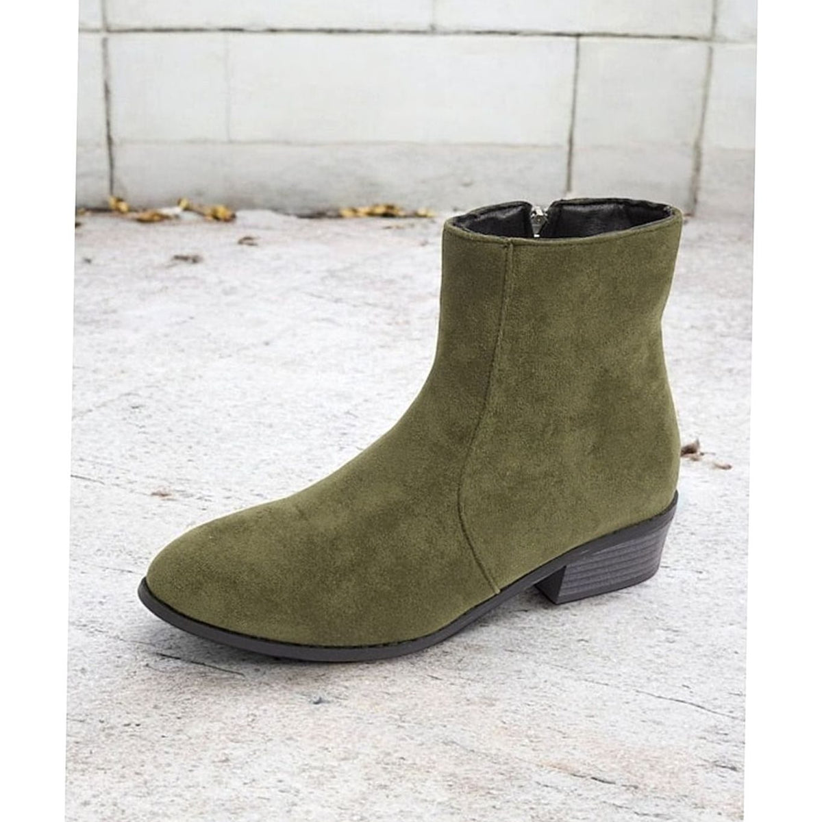 Damen-Stiefeletten aus Veloursleder mit Blockabsatz und seitlichem Reissverschluss