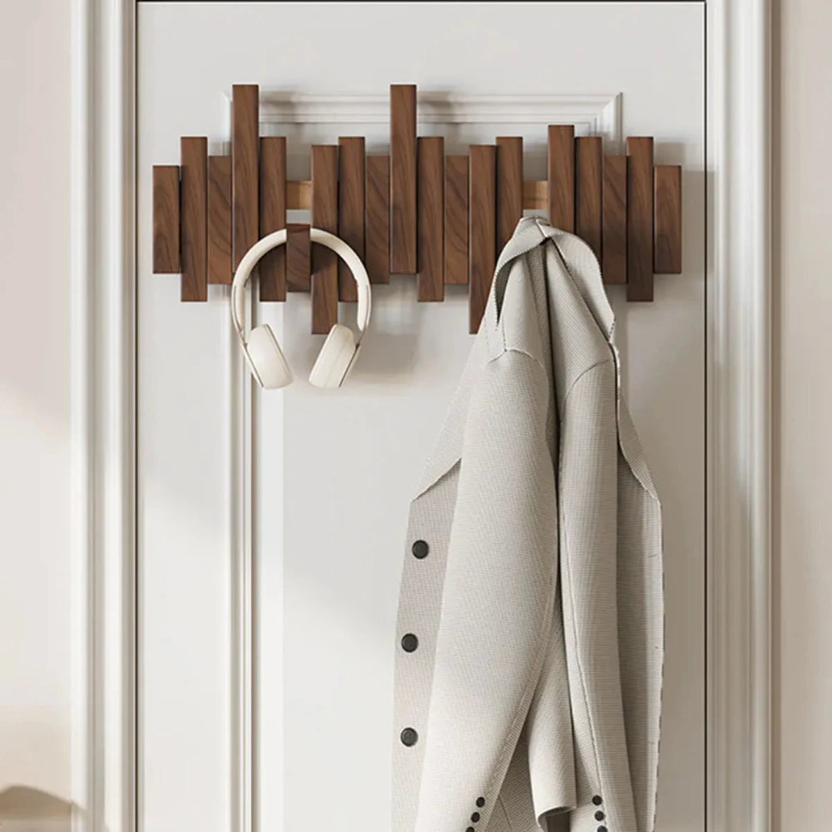 Eleganter Holz-Kleiderbügel im Klavierstil - Walnuss und Buche