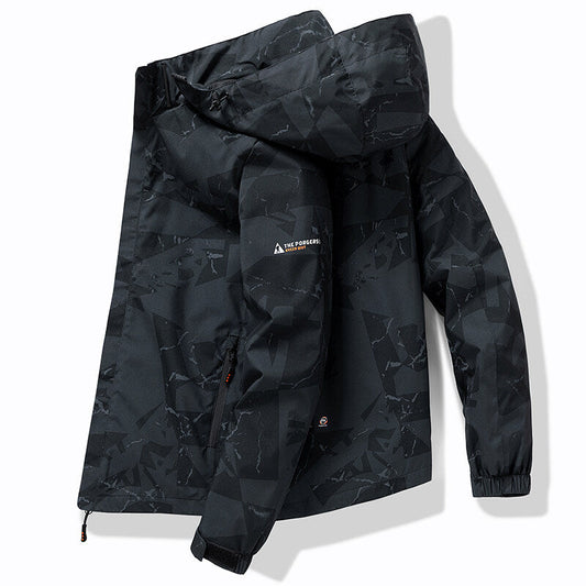 Elegante Herren-Skijacke mit Kapuze und sportlichem Design