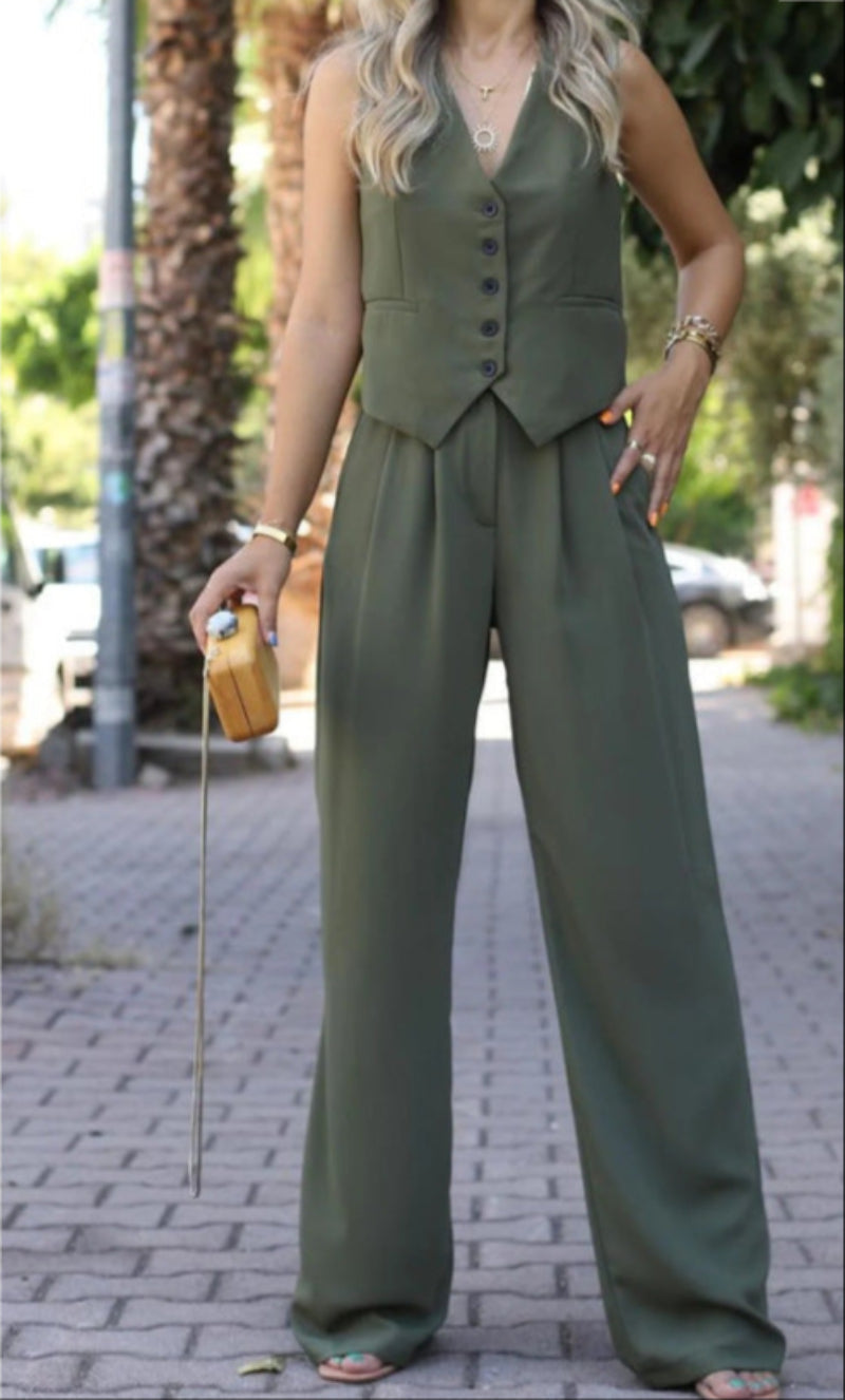 Elegantes Damenset mit ärmelloser Bluse