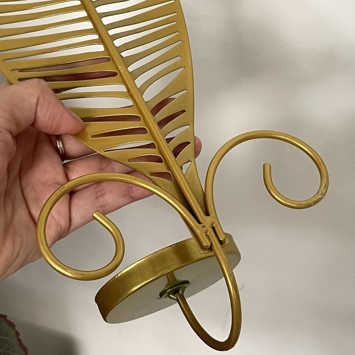 Wandlampe mit Blattmuster für moderne Innenräume