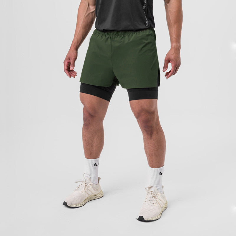 Zweilagige Herren-Sportshorts mit Kompressionspassform und atmungsaktivem elastischem Material, ideal für Fitness und sportliche Aktivitäten