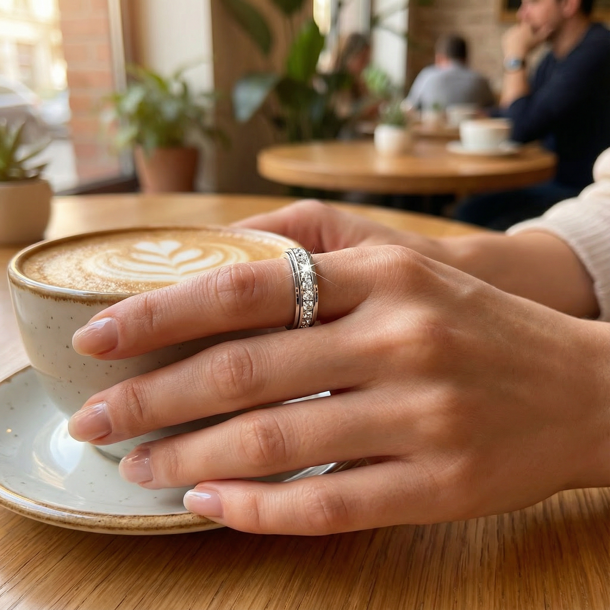 Drehbarer Zirkonia-Ring