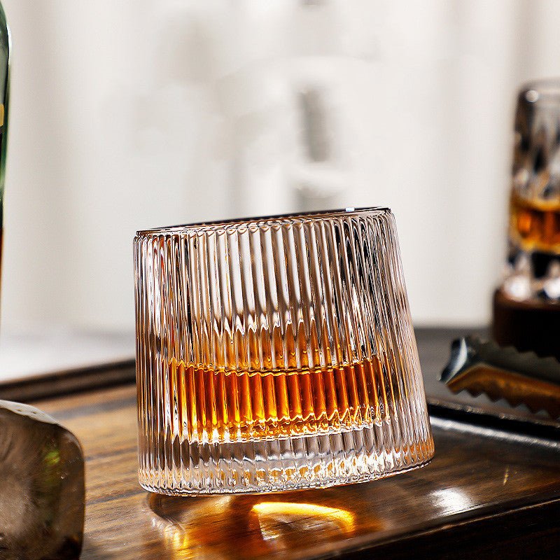 Drehbare Whiskeygläser für raffinierte Eleganz