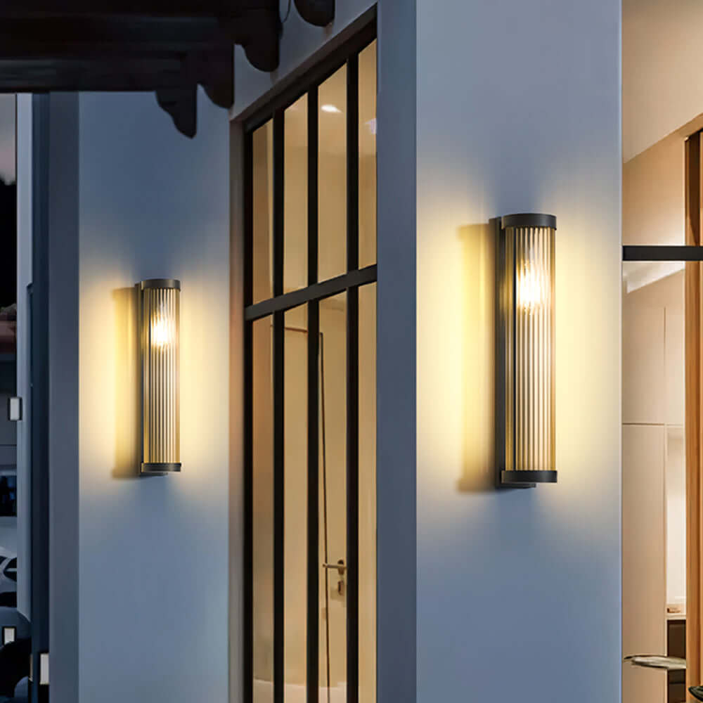Zylindrische Solar-Aussenleuchte aus Metall und Glas