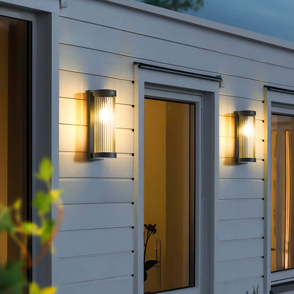 Zylindrische Solar-Aussenleuchte aus Metall und Glas
