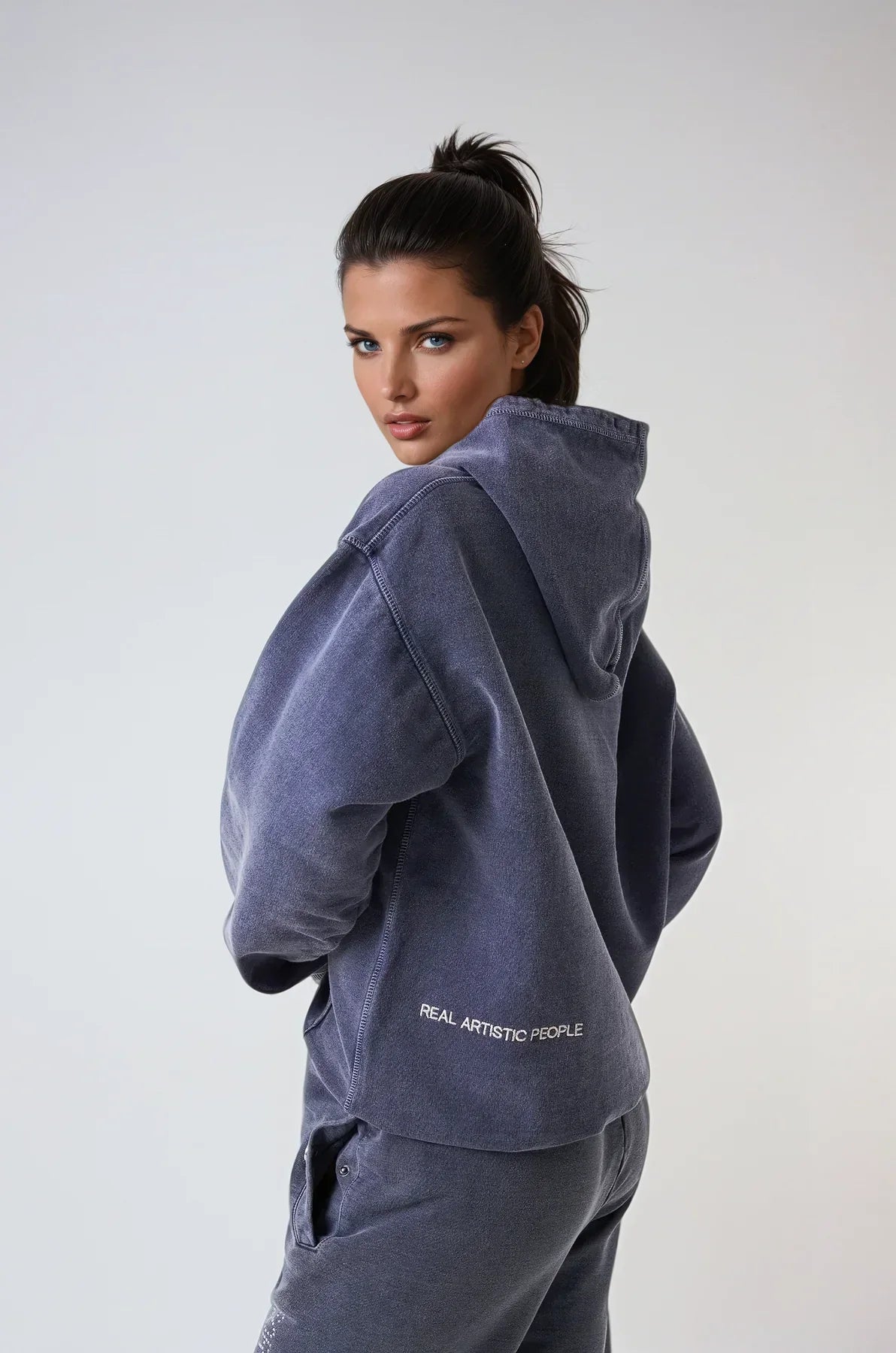 Kapuzenpullover mit Kristallen - Marineblau | Luxus-Streetwear