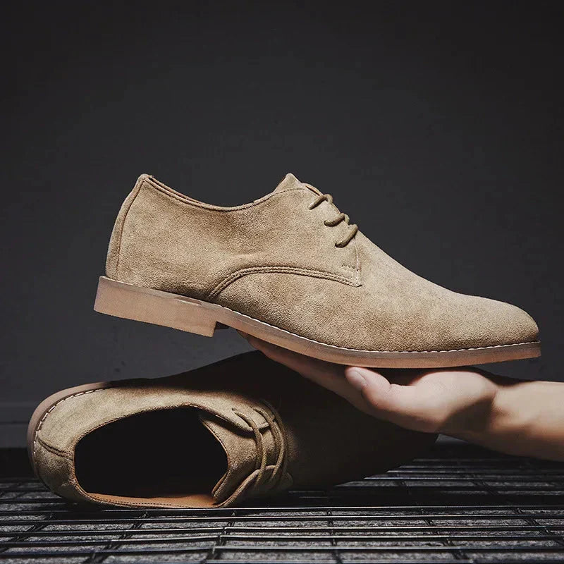 Bequemer, eleganter Derby-Schuh aus Veloursleder