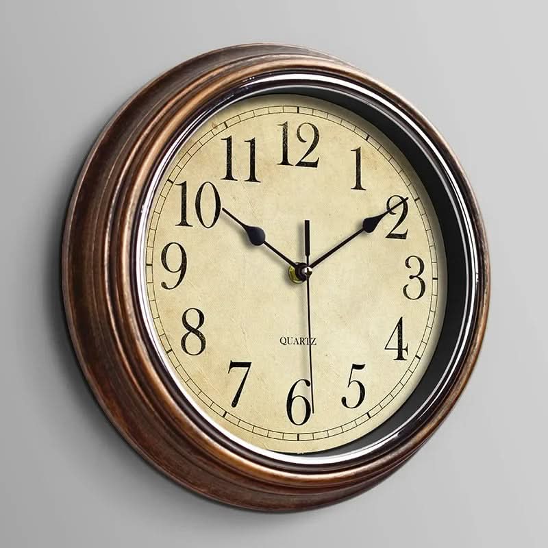 Klassische leise Wanduhr für Zuhause oder das Büro