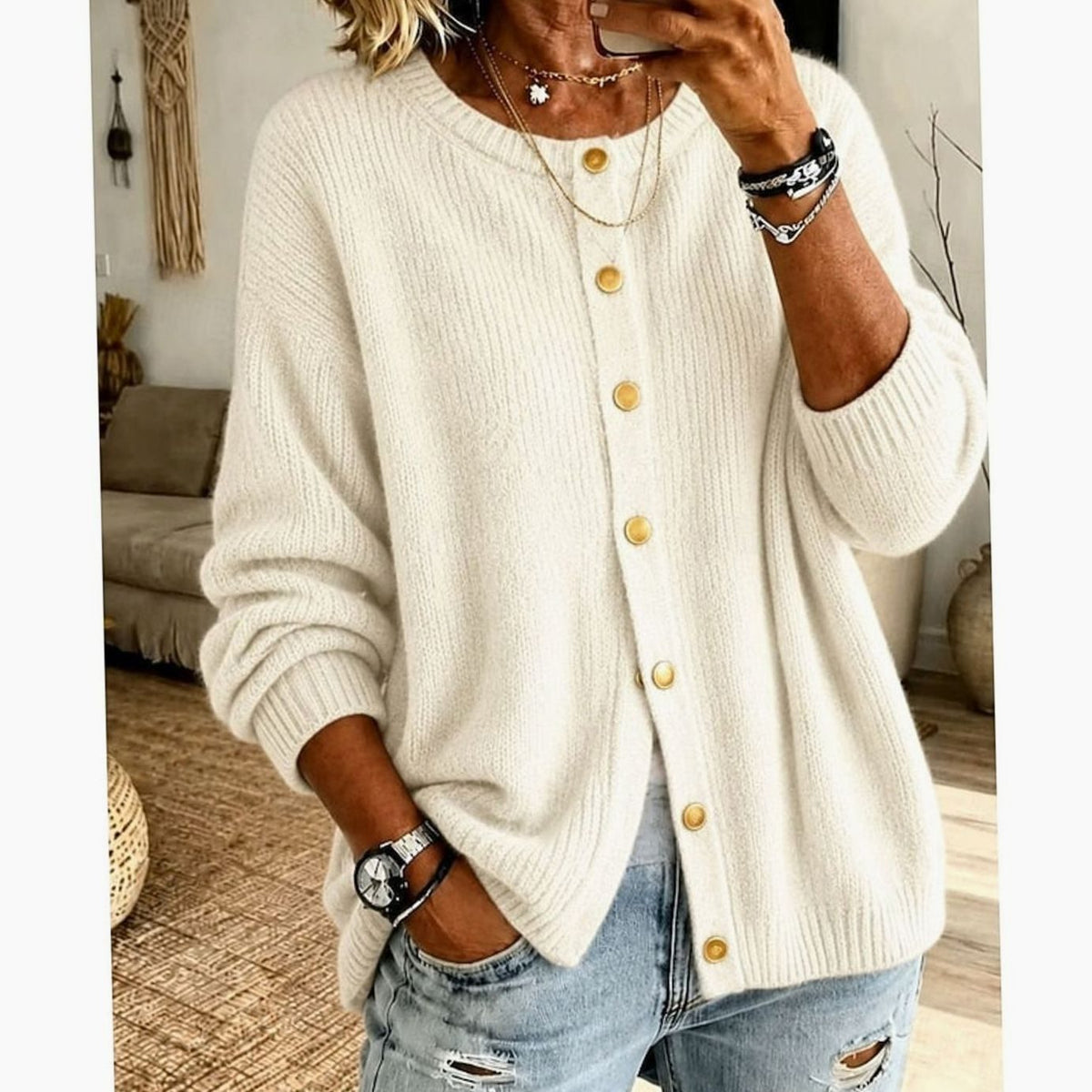 Locker geschnittene Damen-Strickjacke mit Knopfleiste und Rundhalsausschnitt