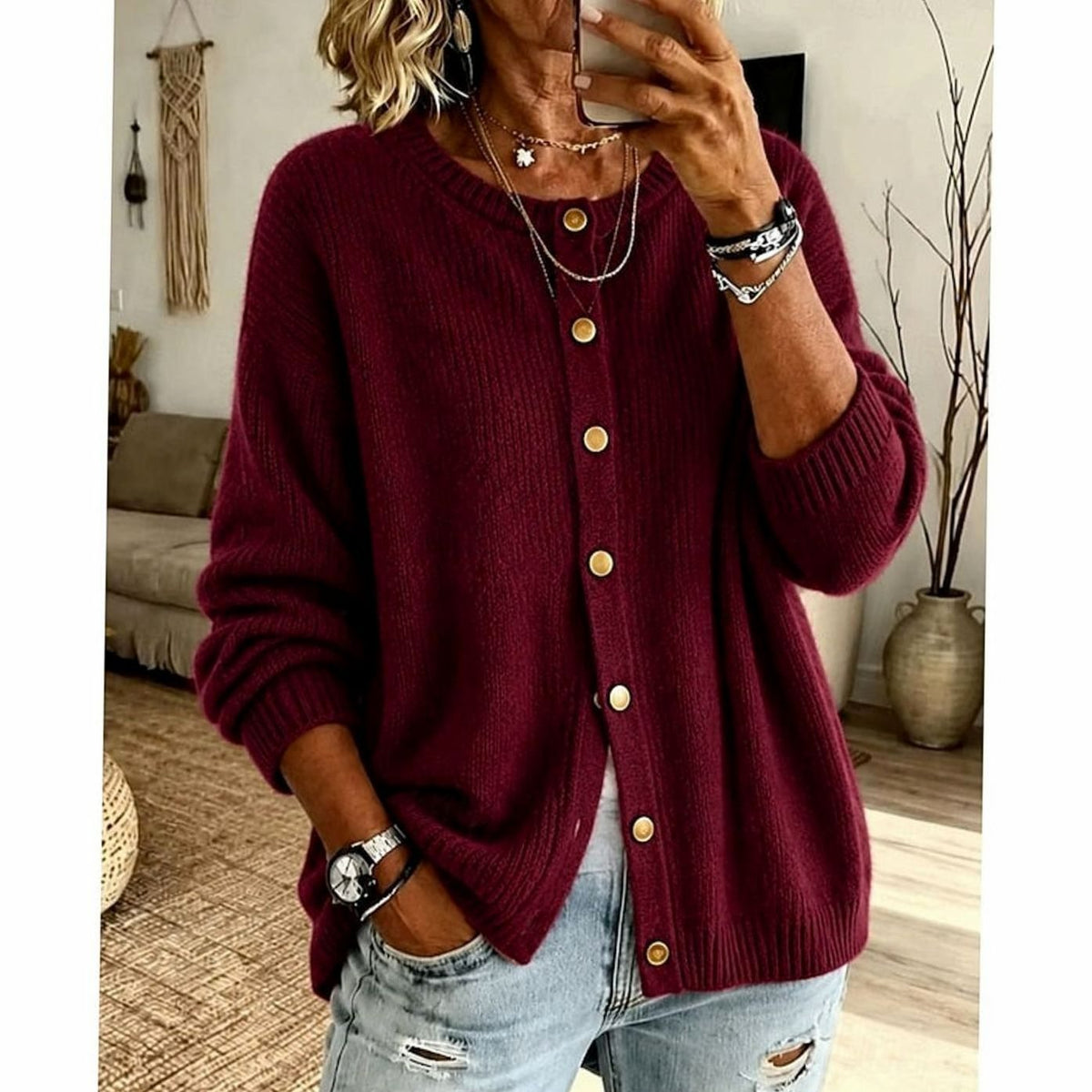 Locker geschnittene Damen-Strickjacke mit Knopfleiste und Rundhalsausschnitt