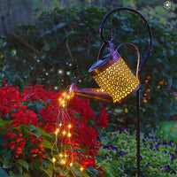 Dekorative Gartenlampe in Giesskannenform