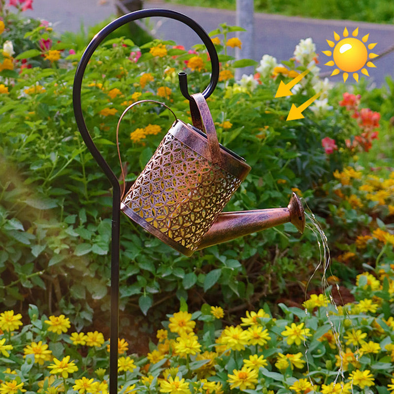 Dekorative Gartenlampe in Giesskannenform