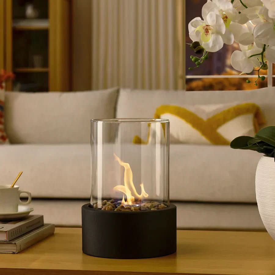 Moderner Tischkamin mit echter Flamme und rauchfreiem Bioethanol-Brennstoff