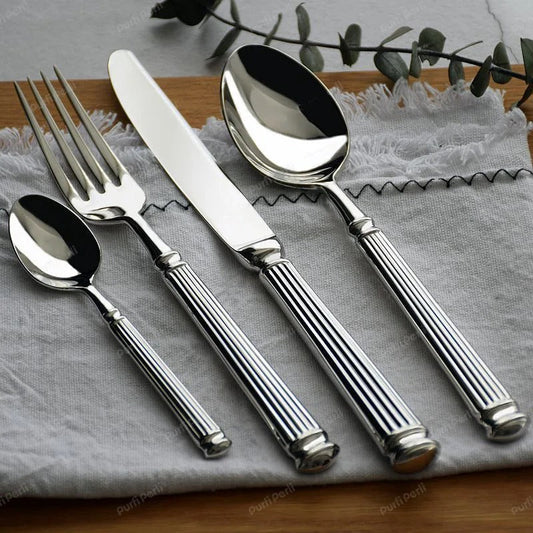 Schweres Premium-Besteckset für das elegante Eindecken des Tisches