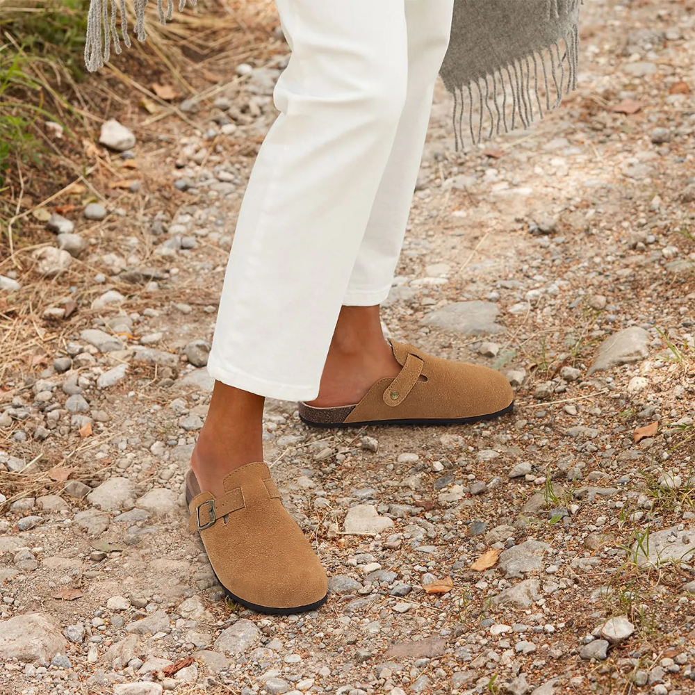 Damen-Clogs aus Spaltleder mit verstellbarer Schnalle