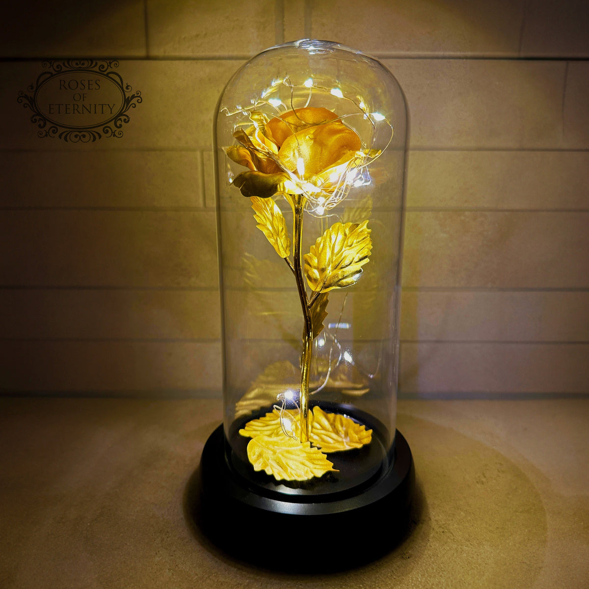 Ewige Rose – Goldene Rose in Glaskuppel mit LED-Beleuchtung