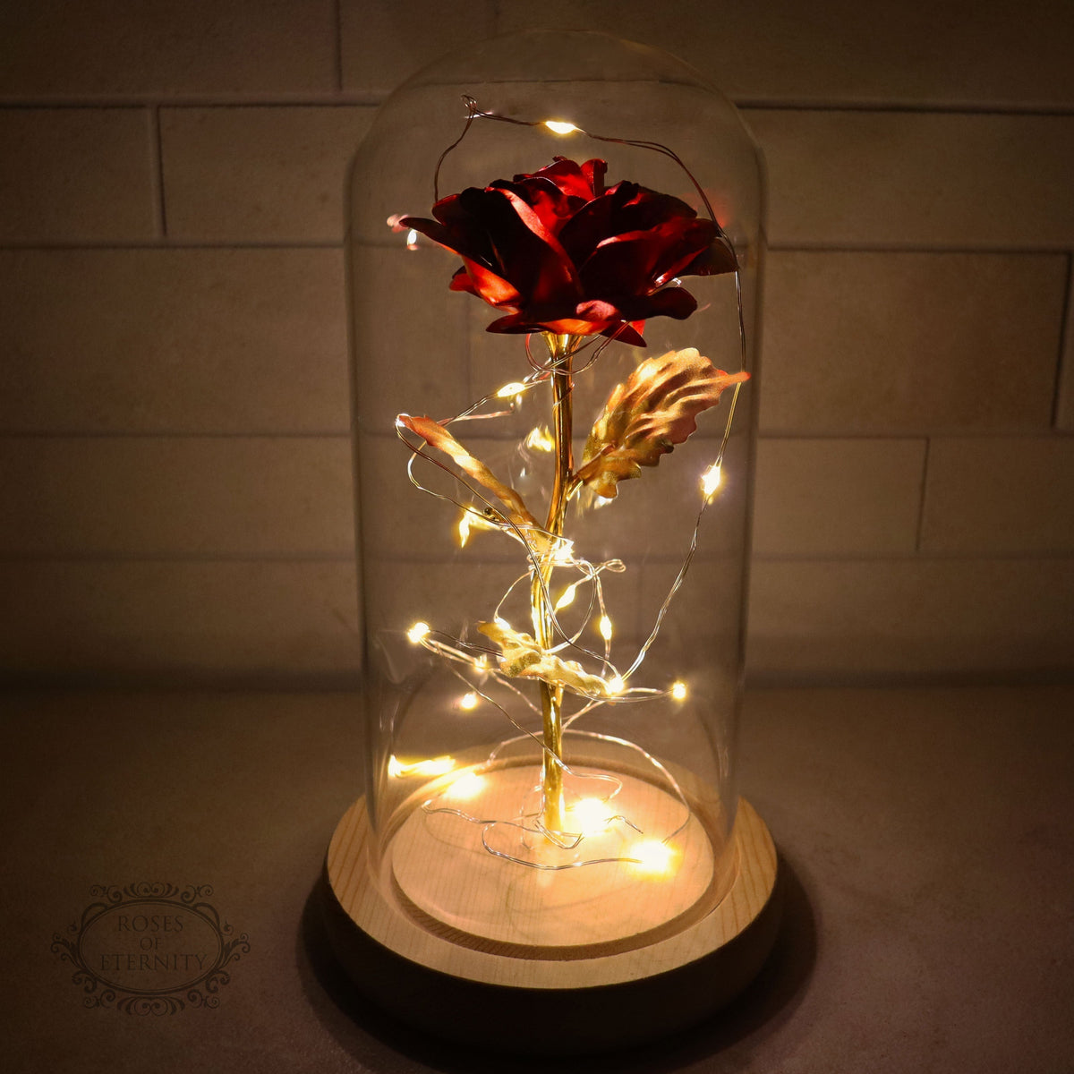 Ewige Rose – Goldene Rose in Glaskuppel mit LED-Beleuchtung