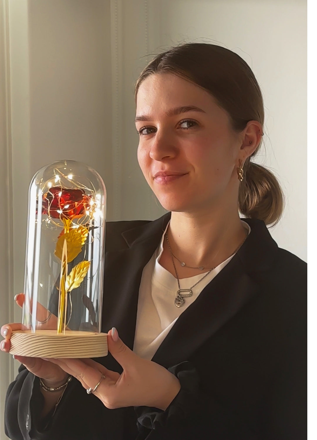 Ewige Rose – Goldene Rose in Glaskuppel mit LED-Beleuchtung