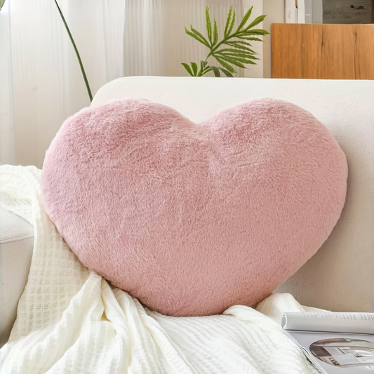 Herzförmiges Plüsch-Dekokissen fürs Sofa