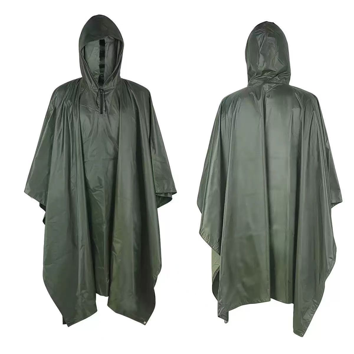 Regenponcho im Militärstil mit Kapuze