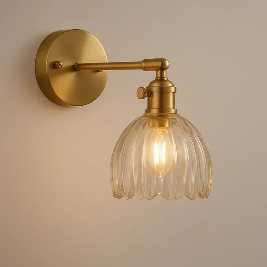 Retro Wandleuchte mit tulpenförmigem Glasschirm – Vintage Stil