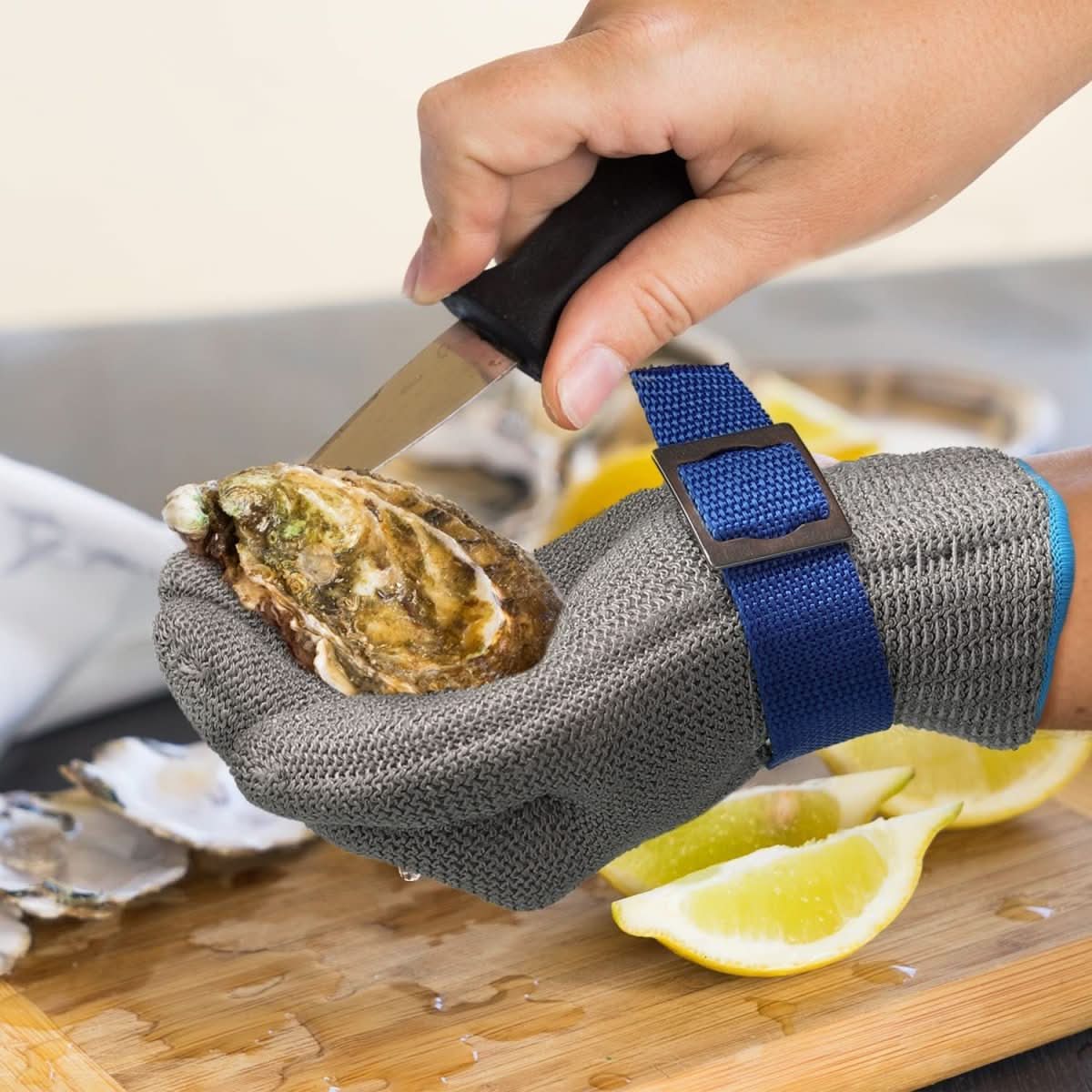 Schutzhandschuh aus Edelstahl mit maximaler Schnittfestigkeit