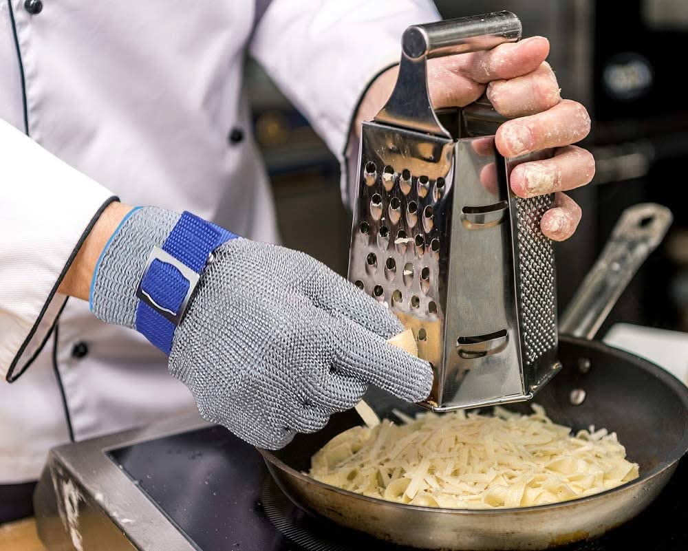 Schutzhandschuh aus Edelstahl mit maximaler Schnittfestigkeit