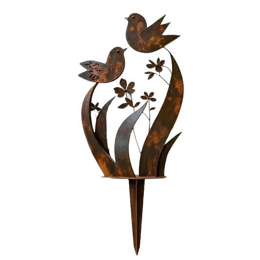 Rustikaler Gartenstecker mit Vögeln und Wildblume