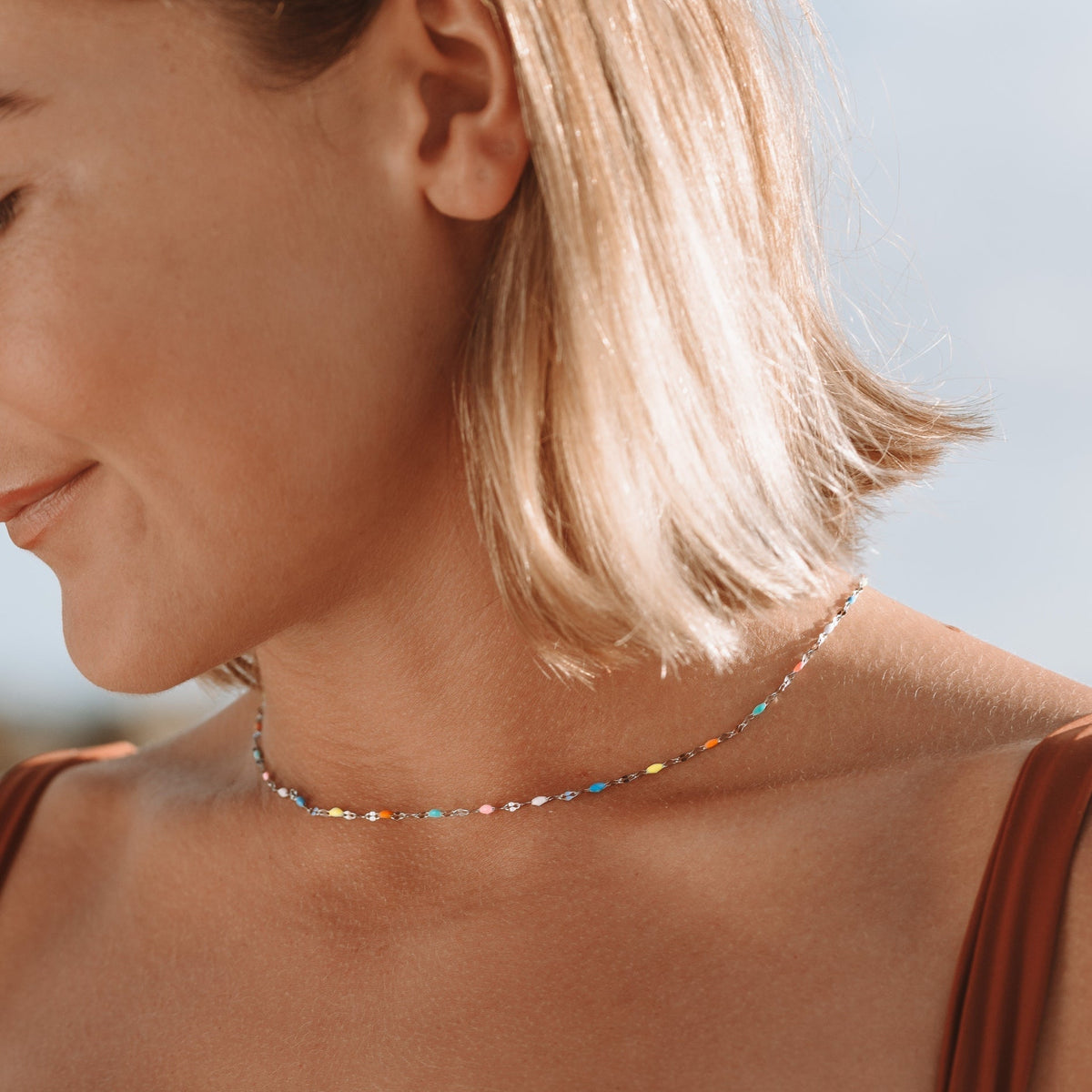 Selina regenbogenfarbene Choker-Halskette mit 18 Karat Vergoldung