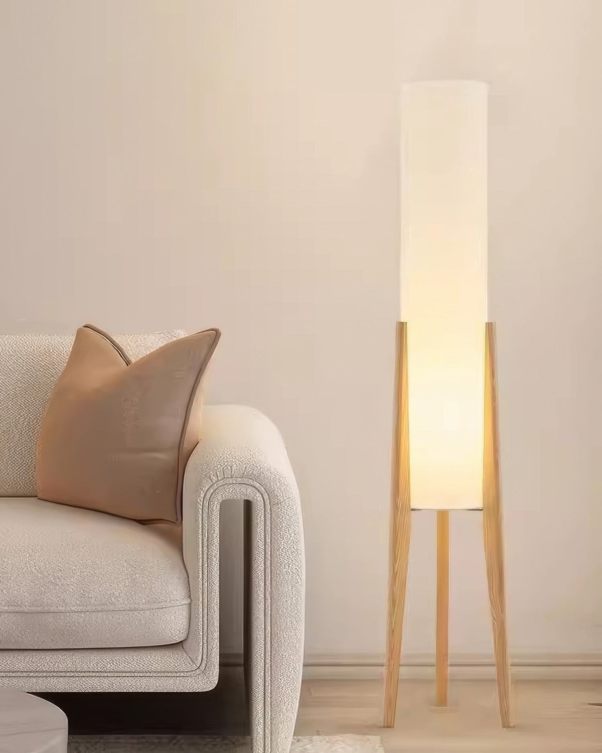 Stehleuchte aus Walnussholz im modernen Retro-Design - Kunstlampe