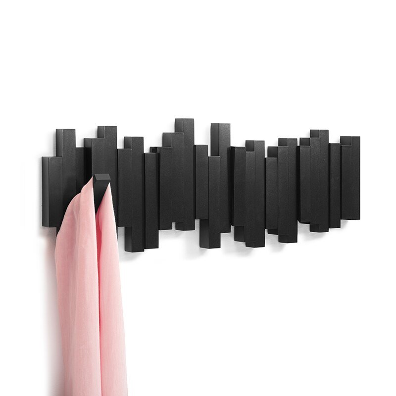 Wandgarderobe aus Massivholz mit magnetischen Haken