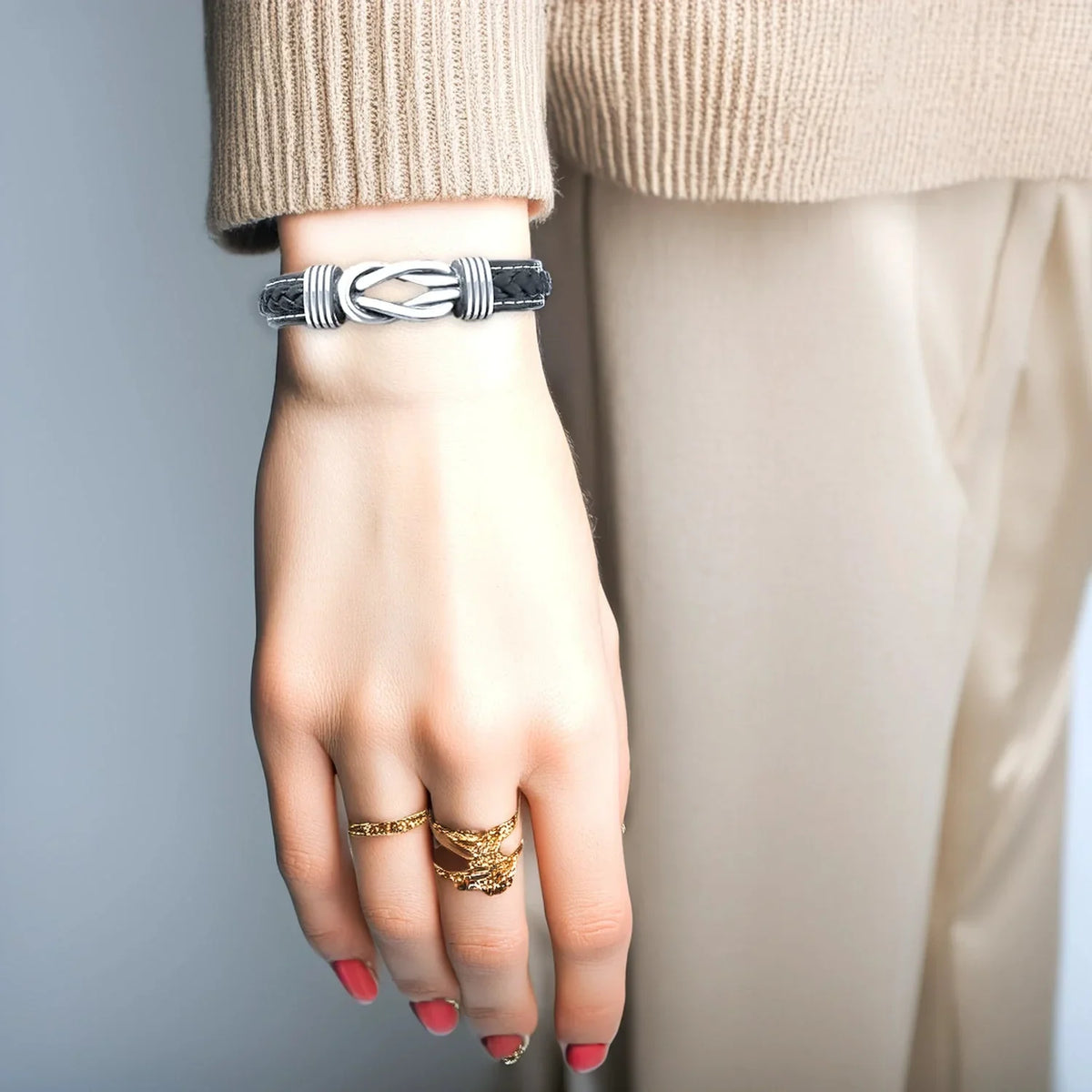 Unisex Lederarmband mit ewigem Liebesknoten