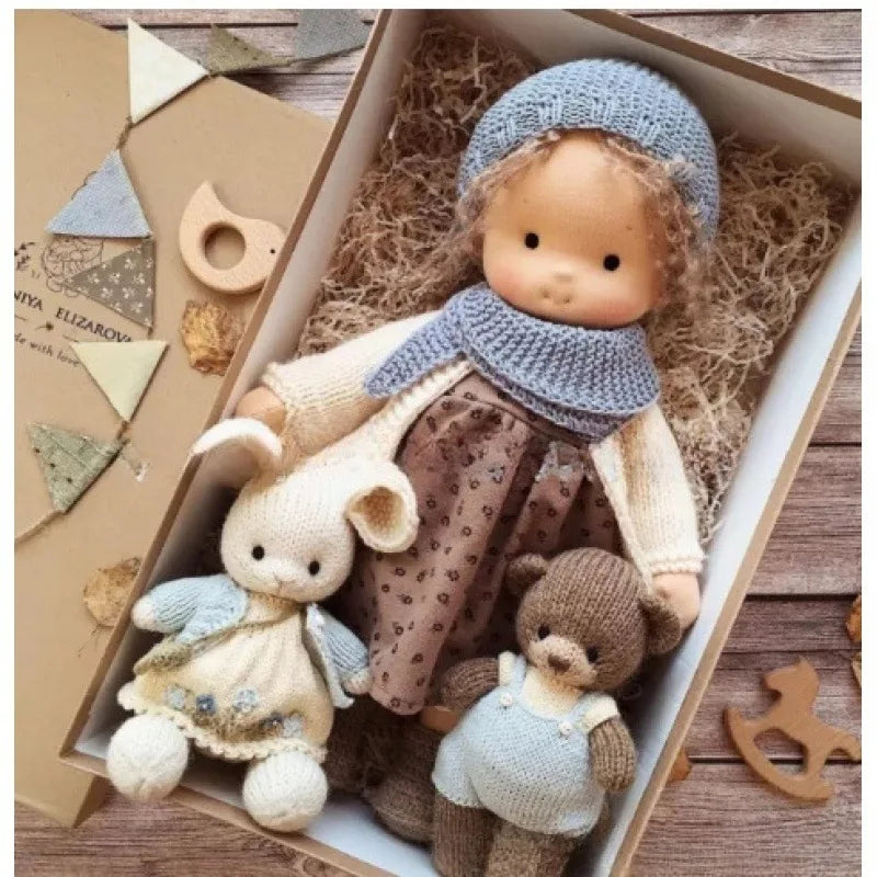 Unisex handgefertigte Waldorf-inspirierte Plüschpuppe